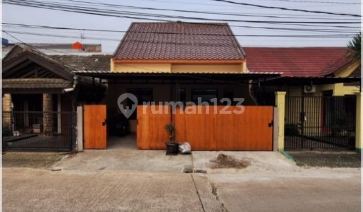 Rumah Asri, Tenang, 5 Menit ke Tol Krukut,Di Komplek Graha Cinere
