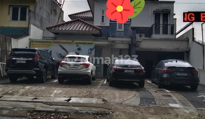 Rumah Pinggir Jalan,Cocok untuk Usaha,Salon,Kantor di Lebak Bulus