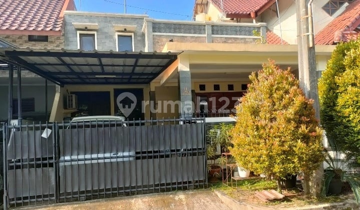 Rumah 1.5 Lantai, SHM, Asri, Tenang di Komplek Megapolitan Cinere