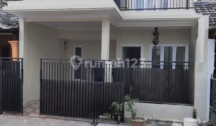 2-Storey House, Land Certificate, Renovated, Flood-Free in Griya Cinere I Complex