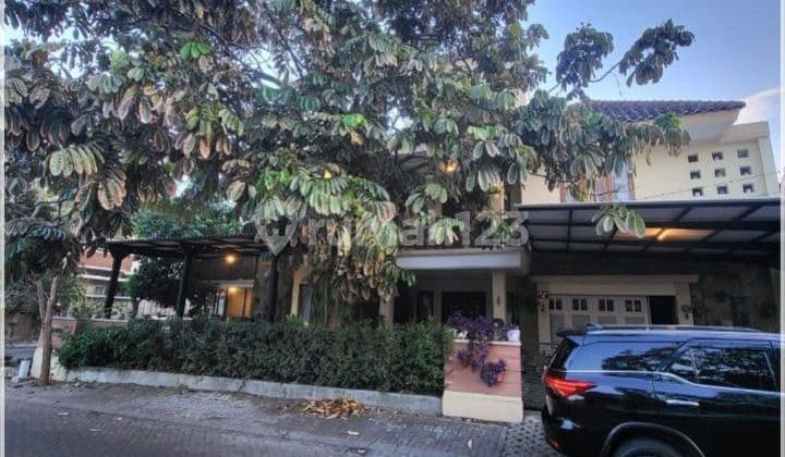 Hoek House in the International Village Complex, Sambikerep, Surabaya