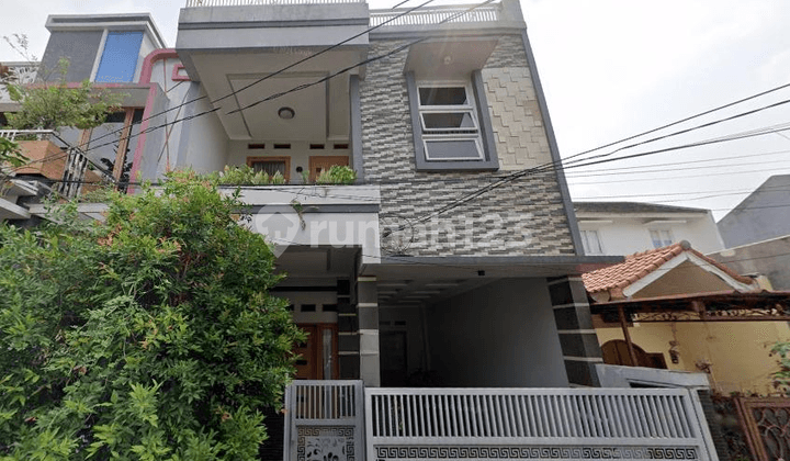 Jual Segera Rumah Mewah 3Lantai Mahkota Simprug,Ciledug Tangerang