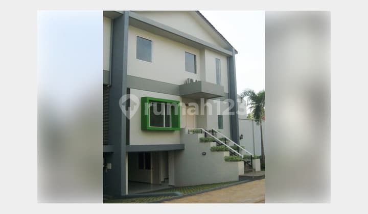 Premium Residential House with 4 BR with Good Green Garden and Private Pool at Cilandak Near MRT Station