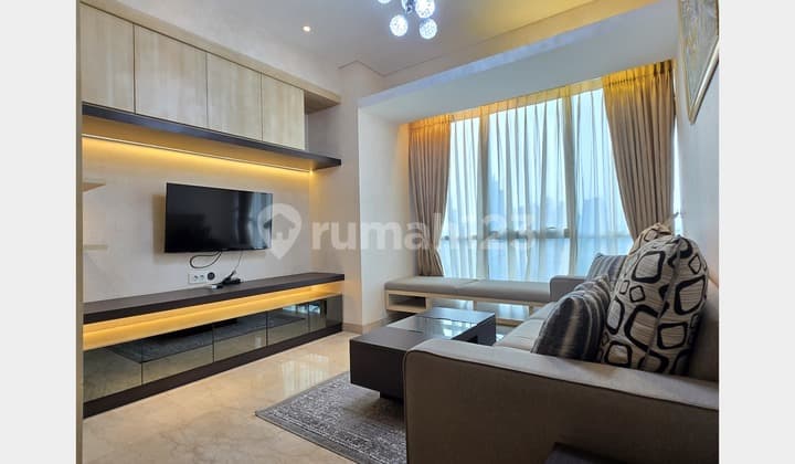 Jual Cepat, Modern Elegan Unit, Fully Furnished di Setiabudi Skygarden, Hanya 8 Menit ke MRT Bendungan Hilir