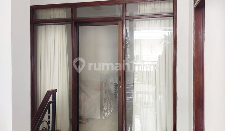 Sewa Rumah Kebayoran Baru, Jakarta Selatan