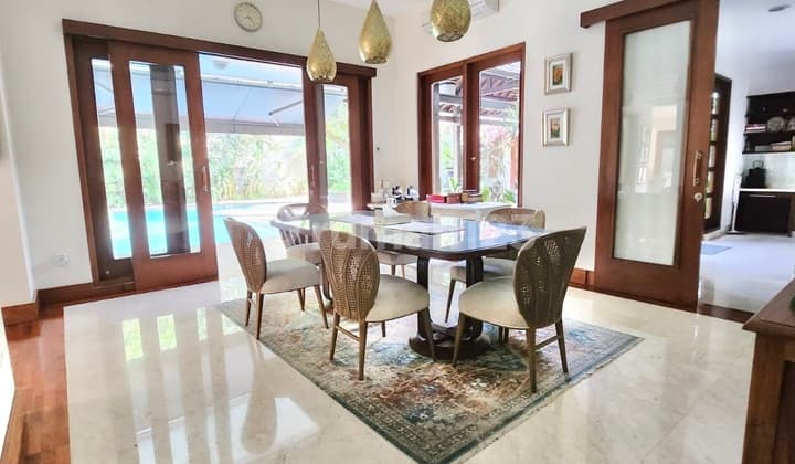 Cilandak Barat, Dekat MRT Cipete