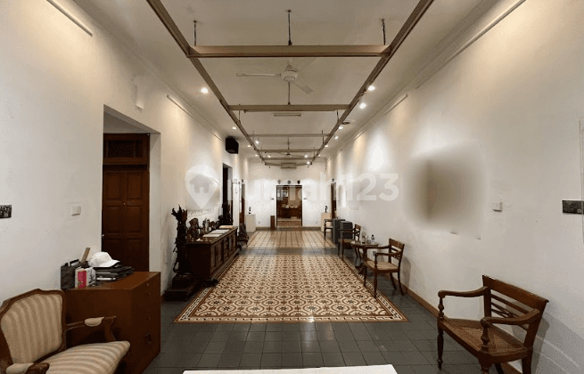 RUANG USAHA KOMERSIAL DI TANAH ABANG AREA, COCOK UNTUK BANGUN GEDUNG