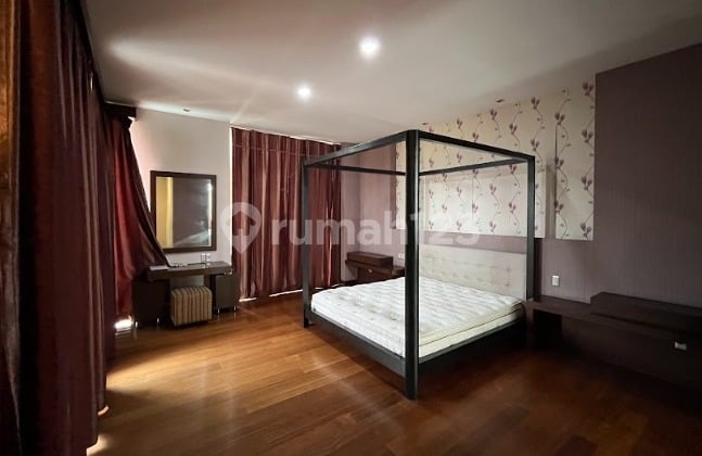 Rumah Siap Huni Tropical di Area Permata Hijau