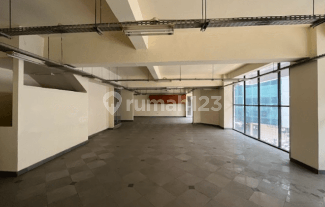 Ruko 3 Gandeng di Cikini Raya