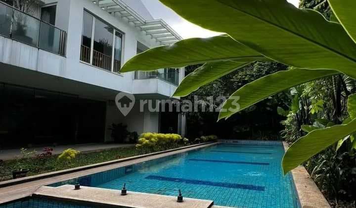 Rumah Mewah di Simprug Golf Patal Senayan Lux Jakarta Selatan