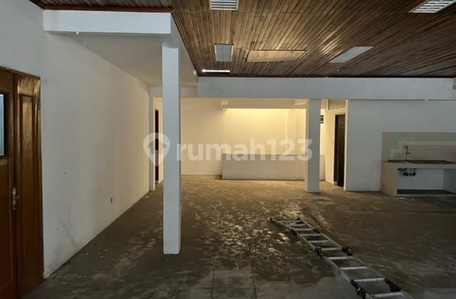 3 Ruko Gandeng Di Duta Merlin, Gajah Mada, Jakarta Pusat