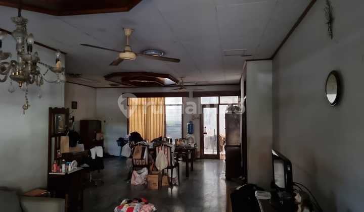 Rumah Lama Hitung Tanah Di Jl. Mendawai