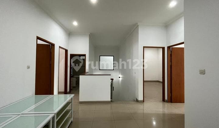 Rumah Di Senayan Dekat Senayan City