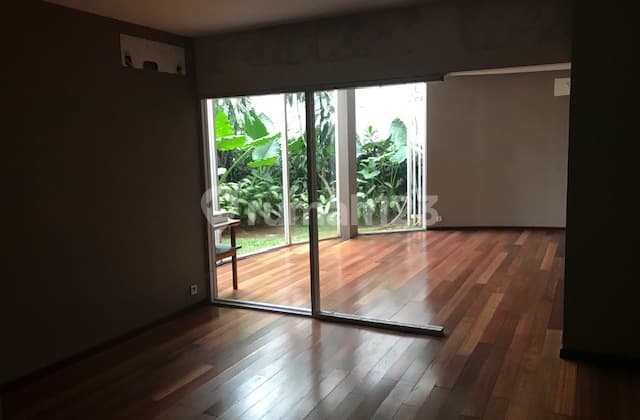 Ruang Usaha Di Menteng Jalan Utama Cocok Untuk Restoran High End