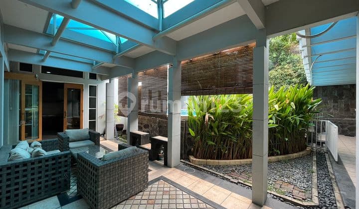 Rumah Di Taman Sunda Kelapa Area, Meteng