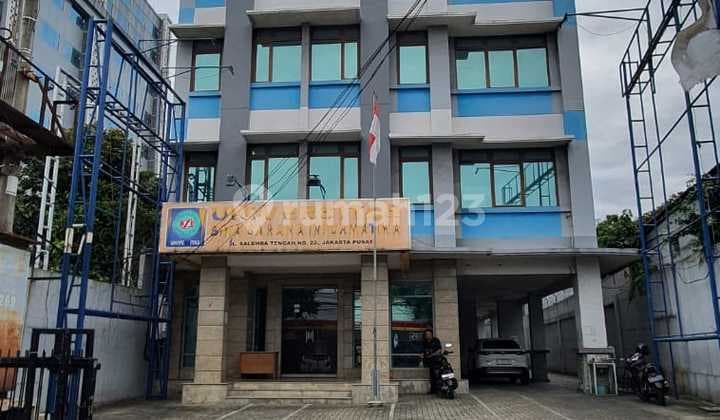 Gedung Di Salemba Tengah Jakarta Pusat