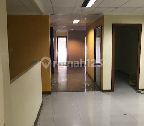 Gedung Di Raya Darmo, Surabaya