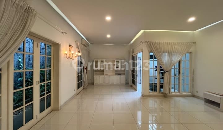 Rumah Menteng Lokasi Tenang And Private