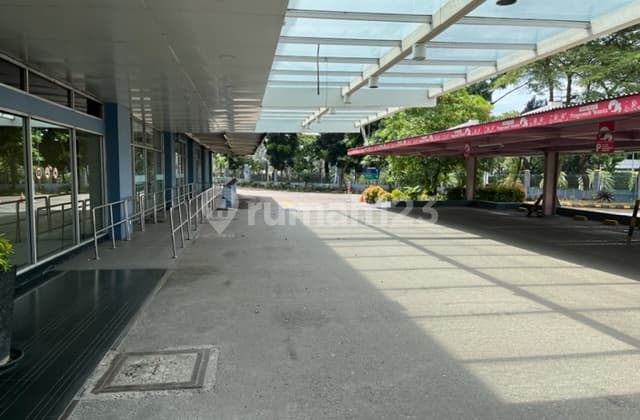 Bangunan Komersial di Jalan Ahmad Yani Banjarmasin Kalimantan Selatan