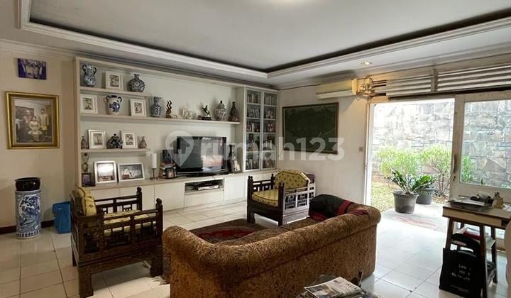 RUMAH MENTENG AREA KOMERSIAL DEKAT MH THAMRIN