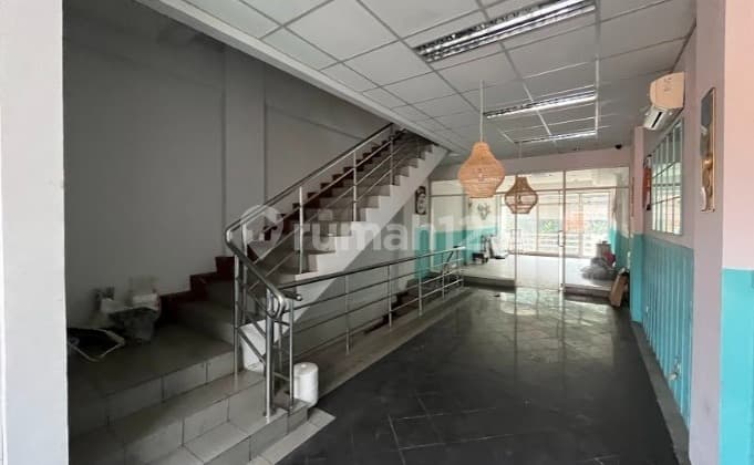 Ruko di Wolter Monginsidi Jakarta Selatan