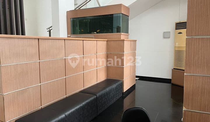 GEDUNG STANDALONE DI THAMRIN DEKAT STASIUN DUKUH ATAS