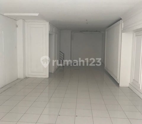 Rumah Lama Daerah Taman Menteng - Blitar Bondowoso Situbondo