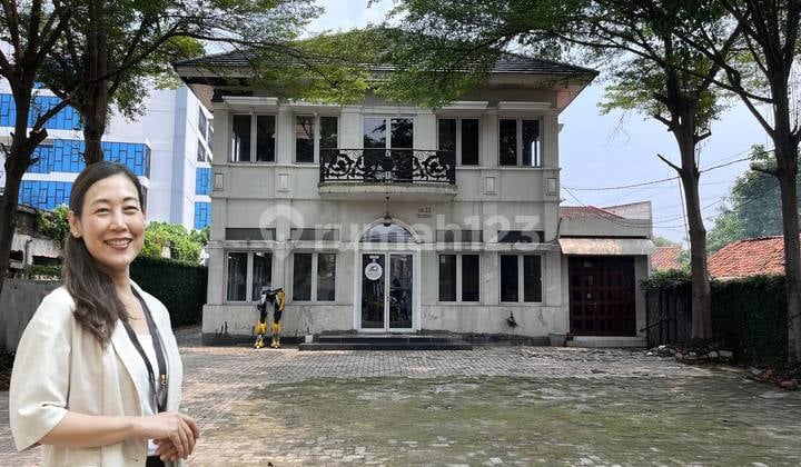 Perkantoran Rumah Strategis dengan Halaman yang Luas Dilokasi Jalan Veteran Bekasi Kota