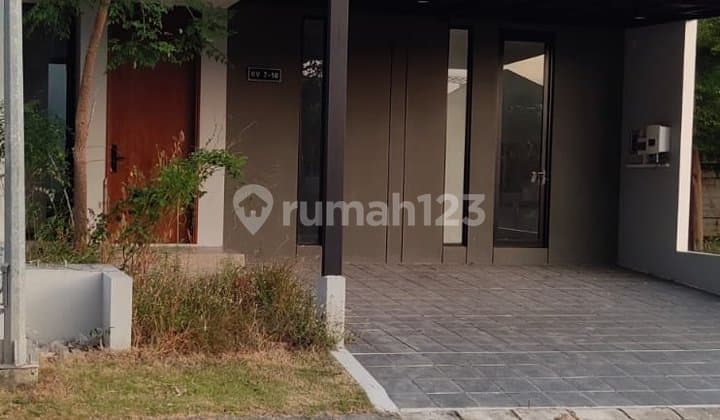 For Sale: New Ready-to-Occupy Minimalist House Buona Vista