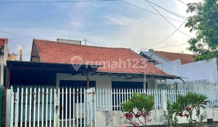 Land Calculation for Sale! 1-Story House in Central Rungkut Asri Land Calculation for Sale! 1-Story House in Central Rungkut Asri