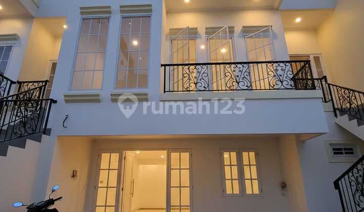 Rumah Baru Spec Mewah Lokasi Strategis Bebas Banjir di Kayu Putih Ara Jakarta Timur.
