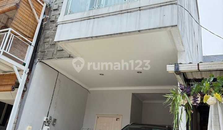 Rumah Cluster 3 Lantai Siap Huni Bebas Banjir di Kramat Jati Jakarta Timur