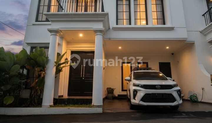 Price Drop, Classic Modern House in Townhouse Area, Setu Cipayung, East Jakarta