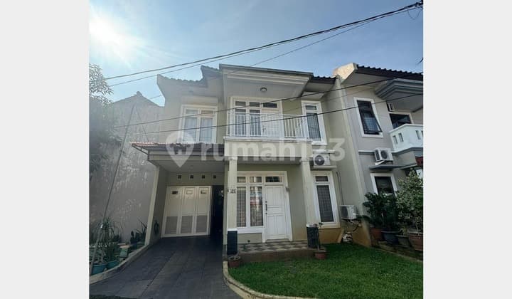 Rumah Dalam Komplek Bebas Banjir di Jatiwaringin, Jakarta Timur