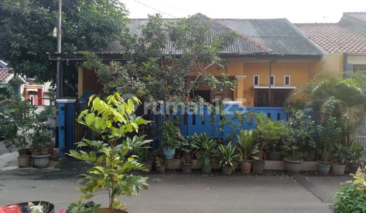 Rumah Toko posisi Huk Strategis di Komplek Danamon