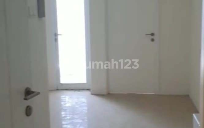Parahyangan Residence Apartment for Sale, 1 Bedroom Type, 3rd Floor, Unfurnished.