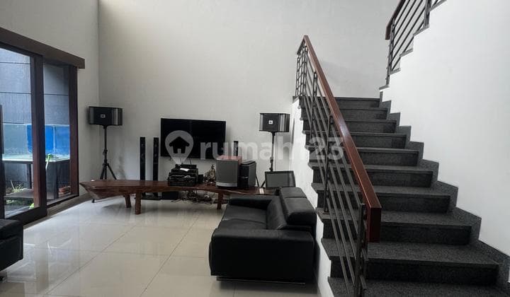 Rumah Disewa Furnished Siap Huni di Area Batununggal, Bandung