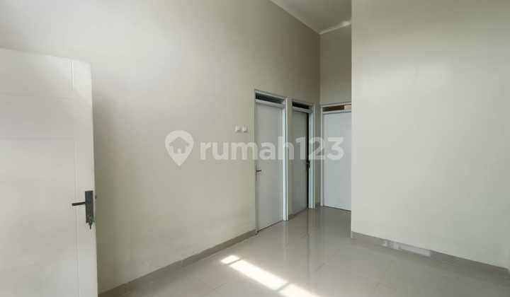 1-Story Comfortable House for Sale in De'Sangkan Hurip Katapang 19