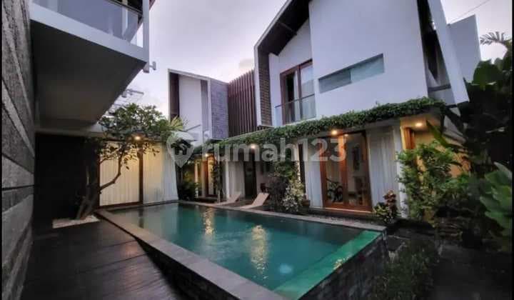 Dijual Villa Mewah 2 Lantai Ada Kolam Renang di Jimbaran