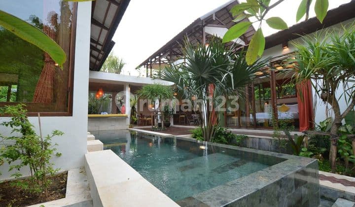 Disewakan Murah Bulanan dan Tahunan Villa Tropis Suasana Ubud Fully Furnished di Jimbaran.