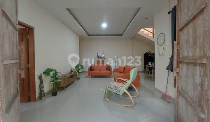 Disewakan rumah Modern 2 Lantai di Kori Nuansa, Taman Griya