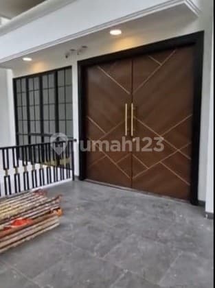 Jual Rumah Mewah 3 lantai dan Siap Huni di daerah Tomang Jakarta Barat (AL)