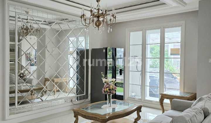 Luxury Classic Furnished House Strategic Location