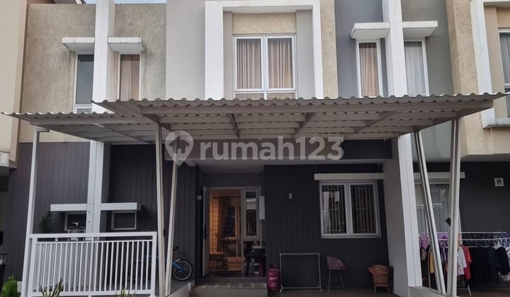 Rumah Cantik Siap Huni Semi Furnished Lokasi Strategis & Favorite