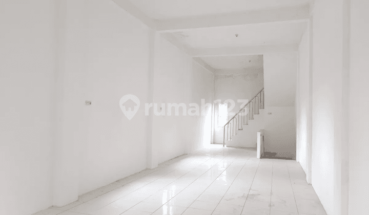 Large Parking Shop House Near Lrt Station In Palembang For Rent