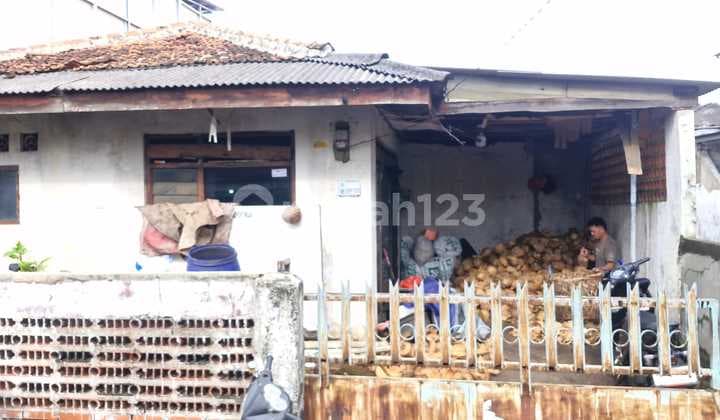 Di Jual Murah Bu Rumah Tua Nempel Pasar Ciputat..Bisa untuk Usaha ,Rmh Tinggal ,Kontrakan Dll