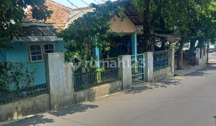 For Sale House Plus 3-Door Rentals Near Depok Train Depot