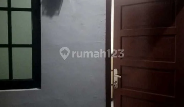 Kos Furnished Dekat Kampus Polimedia Kreatif