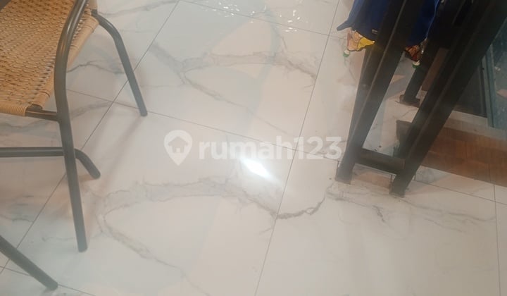 Kafe Pinggir Jalan Raya Khusus Yg Amanah