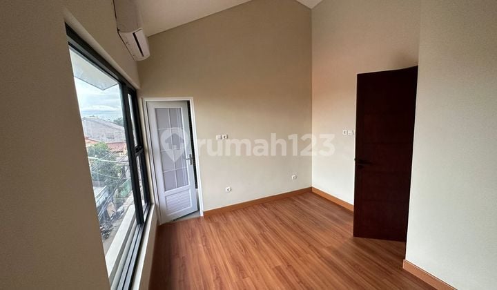 Rumah Baru 3 Lantai Furnished Carport 1Mobil 2 Mtr Ac 3